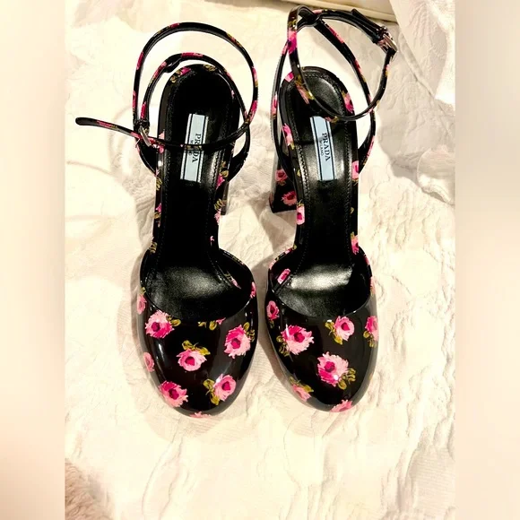 ‼️SOLD ‼️Prada Floral-Print Patent Leather NWT
Size 38:5🌹 - Picture 4 of 12